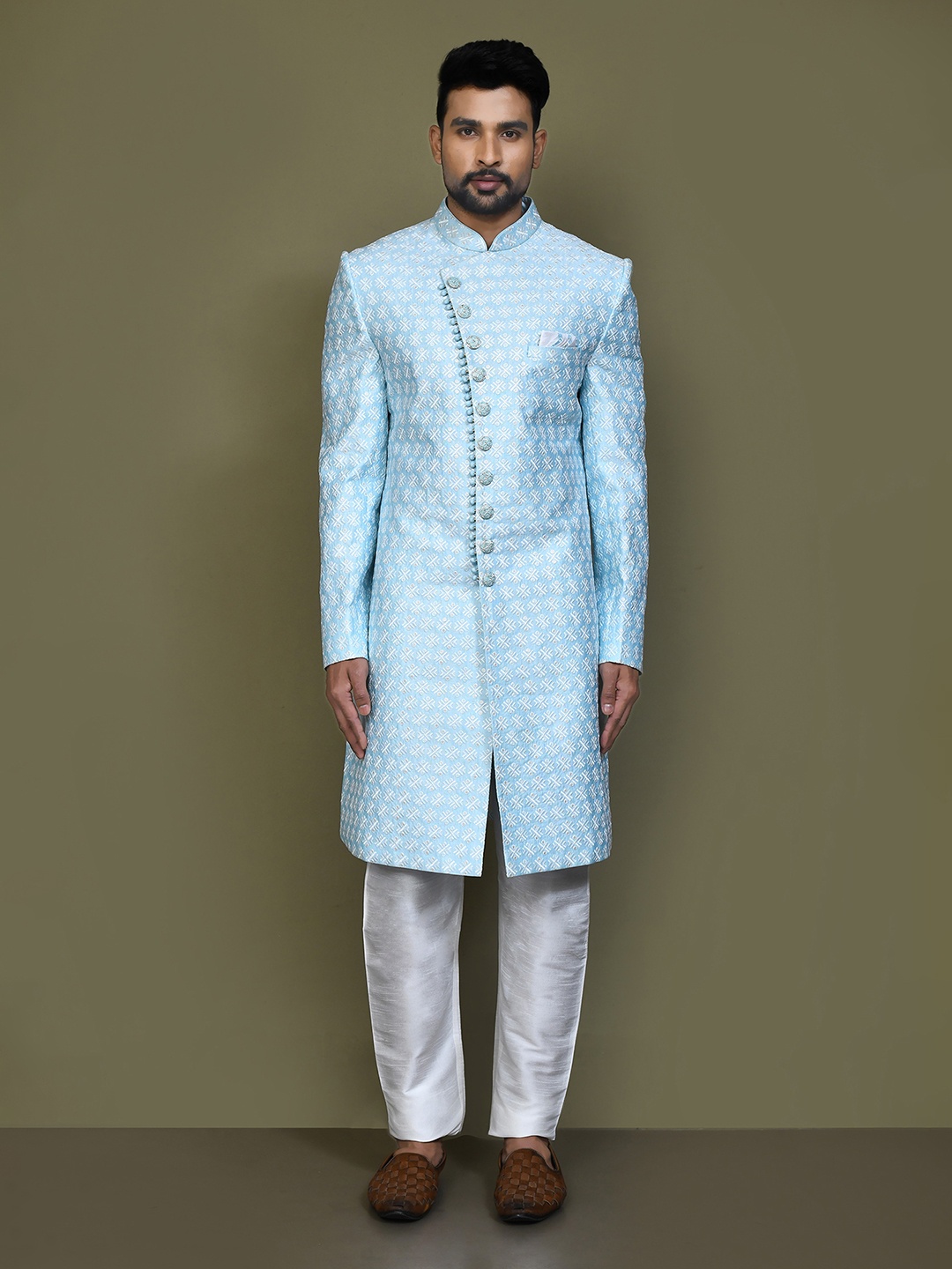 

Aryavir Embroidery Sherwani Set, Blue