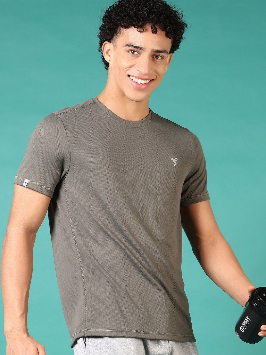 

V-Mart Men Solid Round Neck T-shirt, Olive