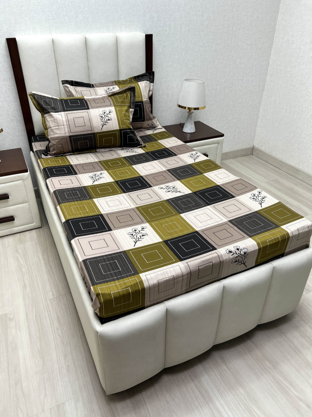 

Pure Decor Lounge Fur White Printed Pure Cotton 230 TC Single Bedsheet Set 1.73 m x 2.36 m
