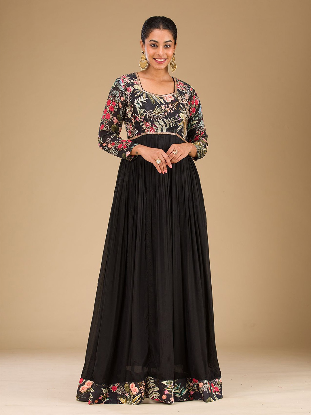 

Koskii Floral Printed Sequinned Anarkali Kurta with Dupatta, Black