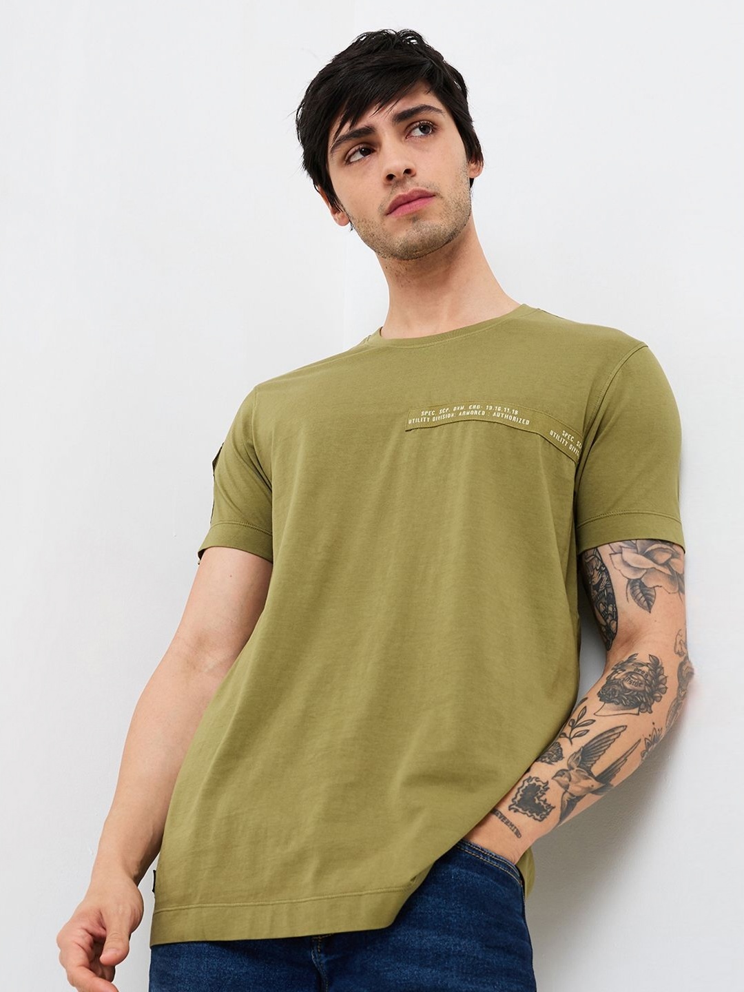 

SPYKAR Men Typography Printed Round Neck Cotton Slim Fit T-shirt, Green
