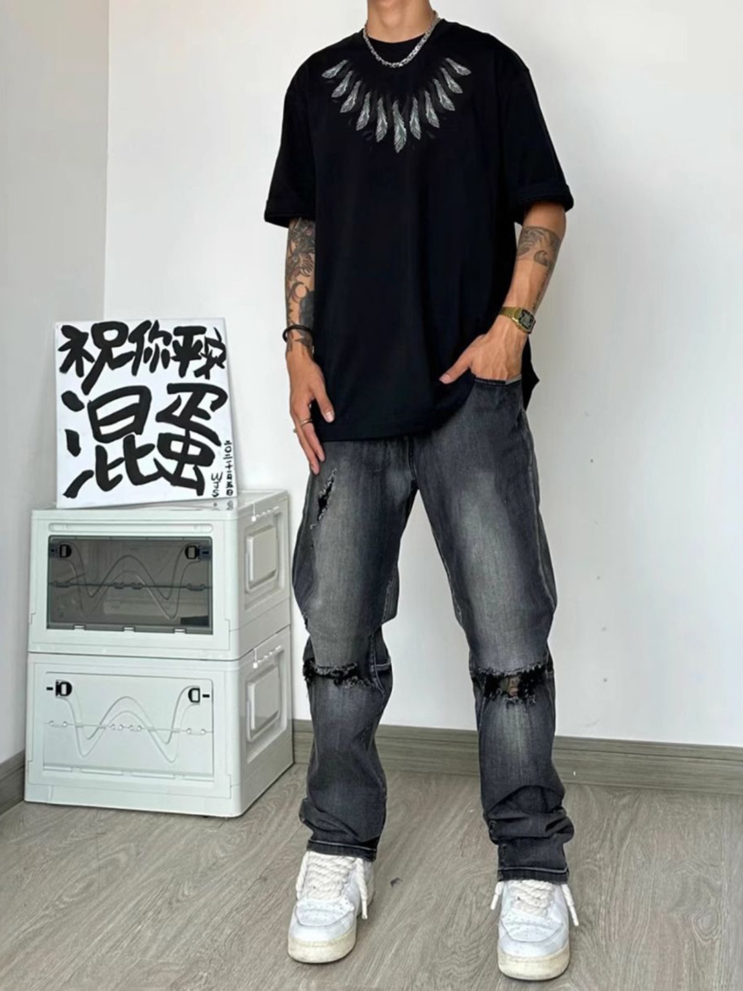 

StyleCast x Revolte Men Printed Raw Edge T-shirt, Black