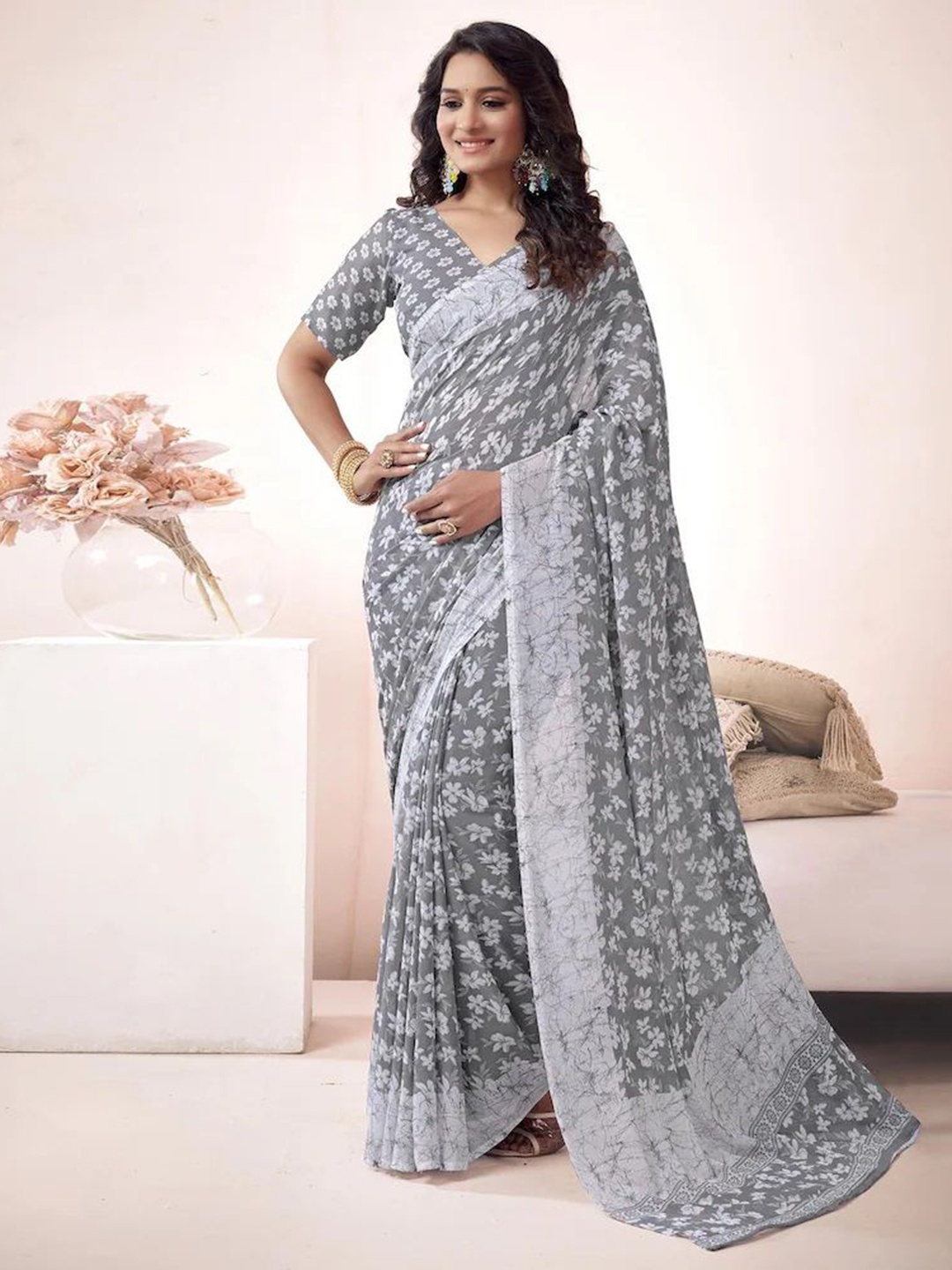 

HERE&NOW Floral Banarasi Saree, Grey