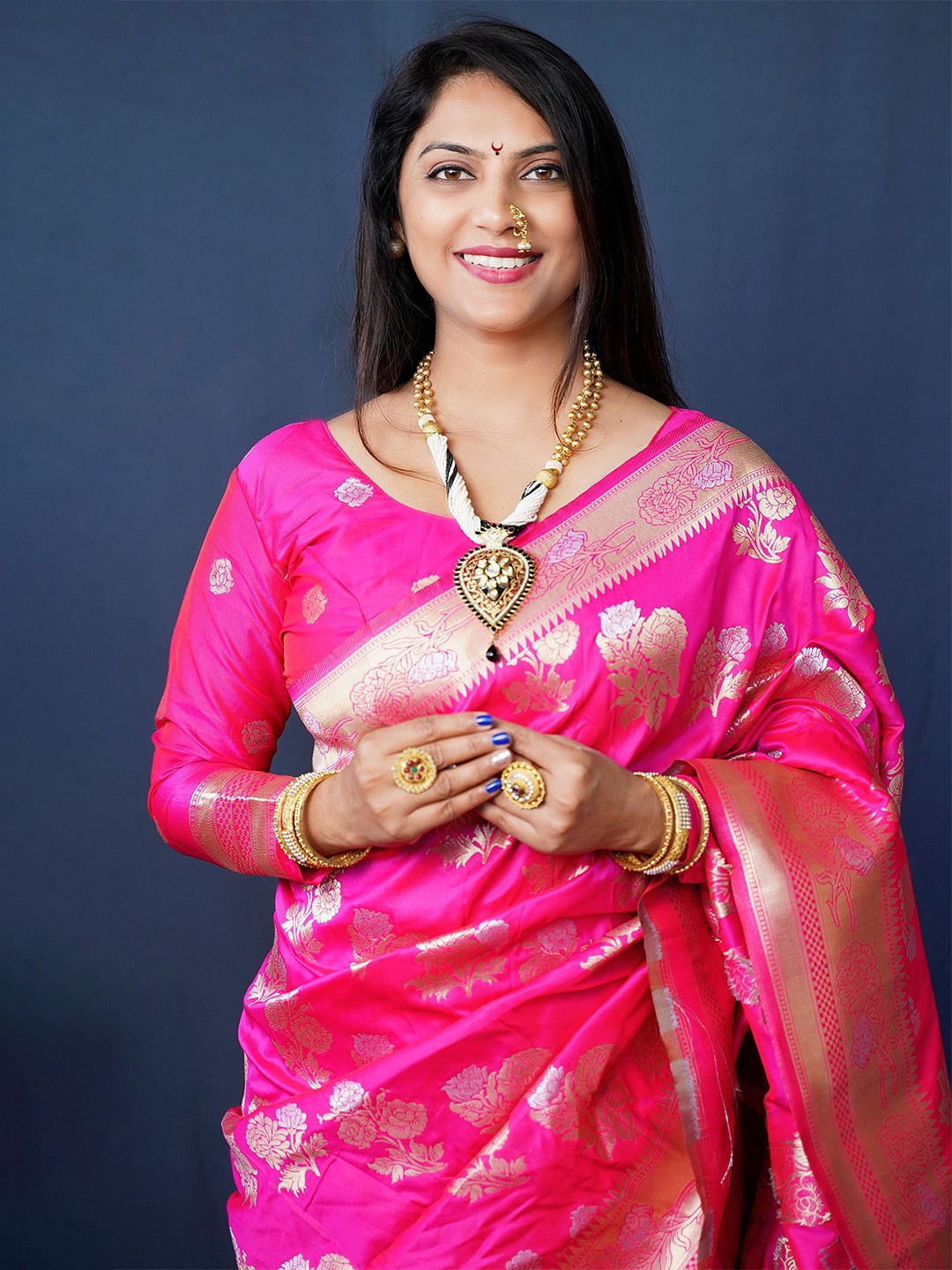 

Kandora Woven Design Zari Pure Silk Banarasi Saree, Pink