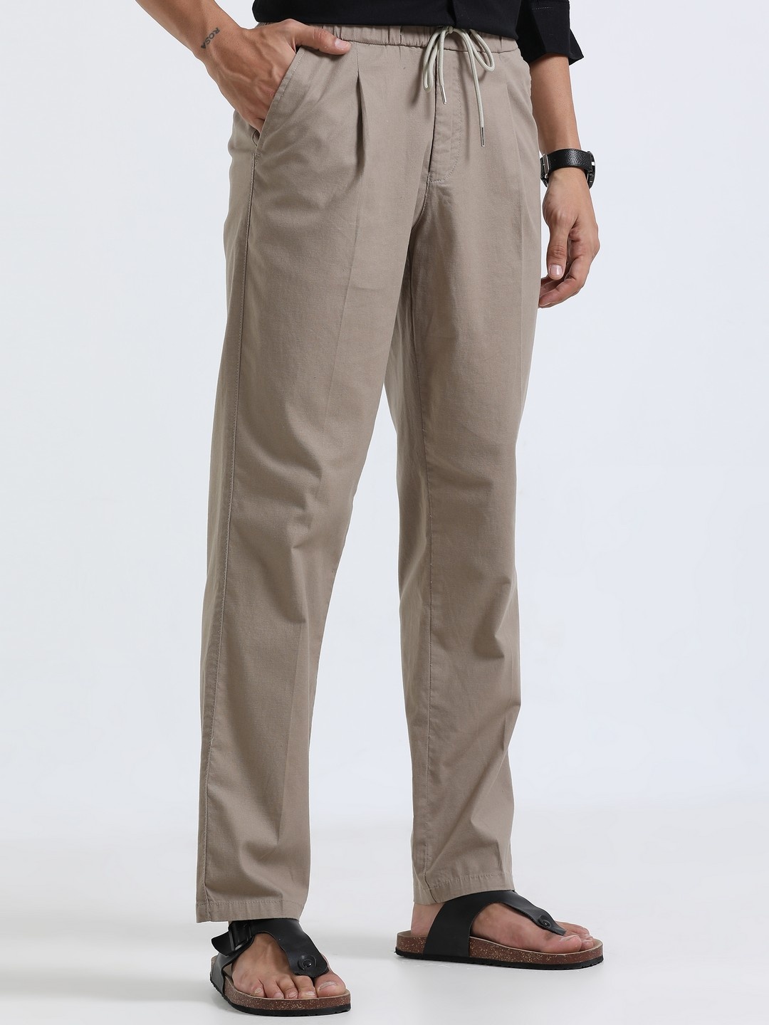 

NEVER NEUD Men Relaxed Straight Fit Pleated Trousers, Khaki
