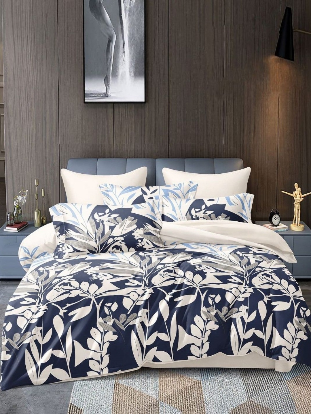 

Bajo's Blue & White Floral Printed Cotton 300 TC Queen Bedsheet Set 2.25 m X 2.50 m