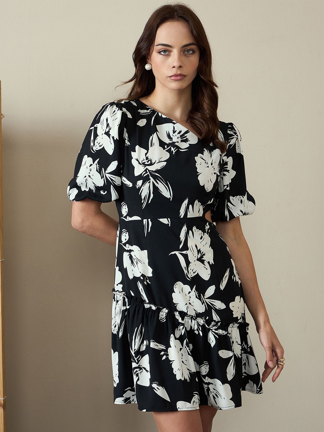 

Kibo Floral Print Puff Sleeve Crepe Drop-Waist Dress, Black