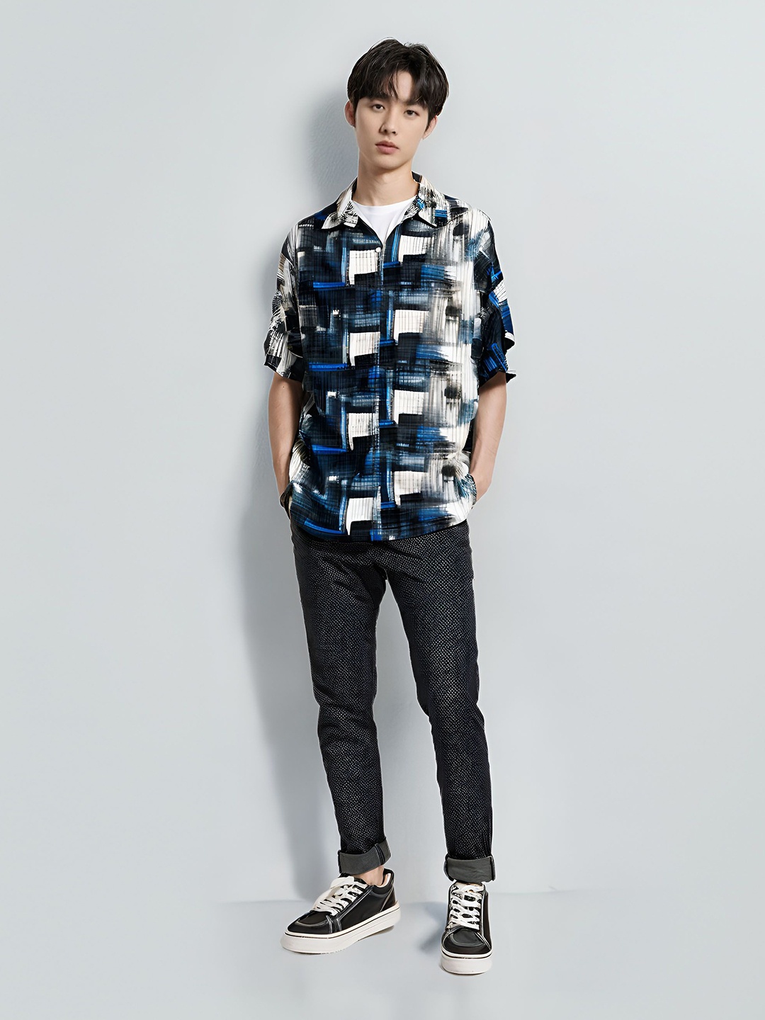 

Lewogle Men Spread Collar Abstract Printed Cotton Casual Shirt, Black