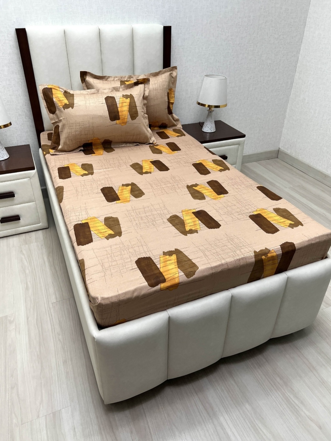 

Pure Decor Lounge Fur Brown Pure Cotton 210 TC Single Bedsheet Set 1.73 m x 2.36 m