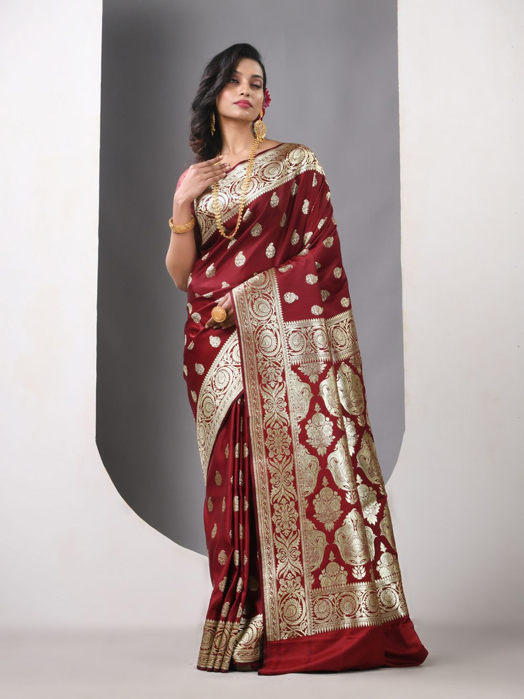 

Charukriti Woven Design Zari Pure Silk Banarasi Saree, Maroon