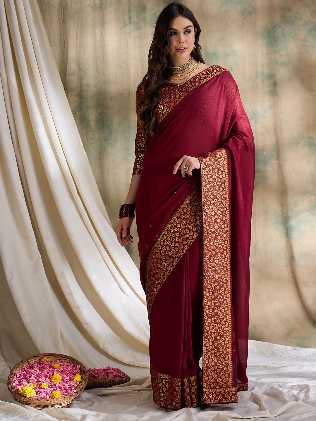 

DEVATITHI Maroon Vichitra Solid Zari Saree