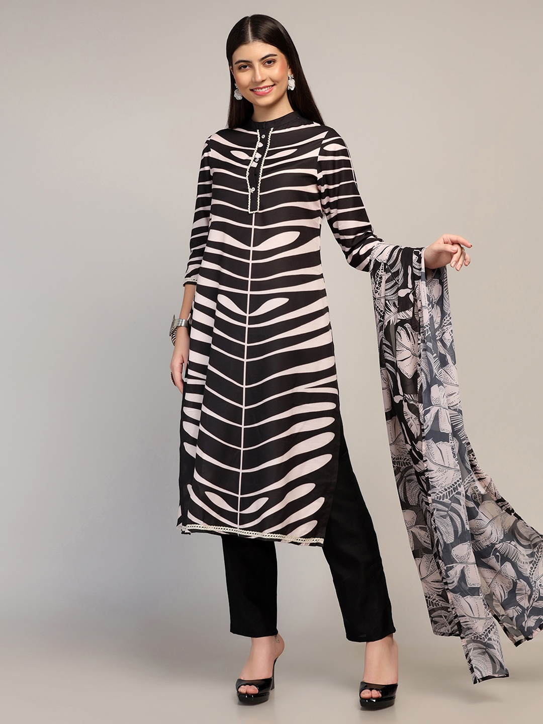 

Moda Rapido Women Regular Kurta with Trousers & With Dupatta, Black