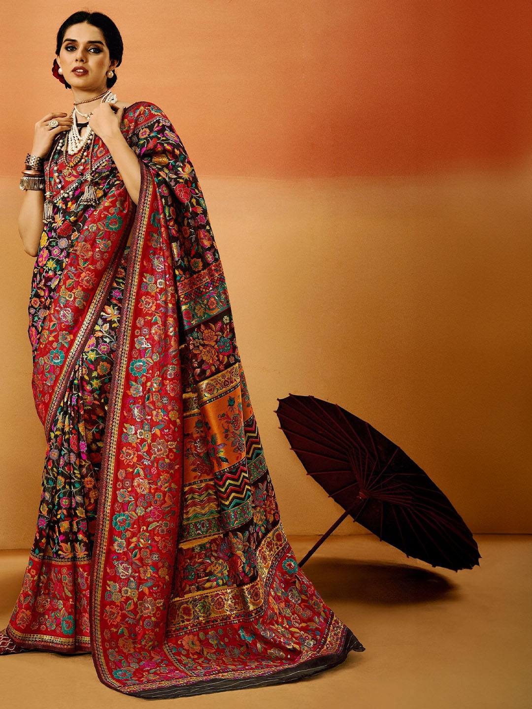 

MAHALASA Floral Printed Zari Pure Silk Saree, Black