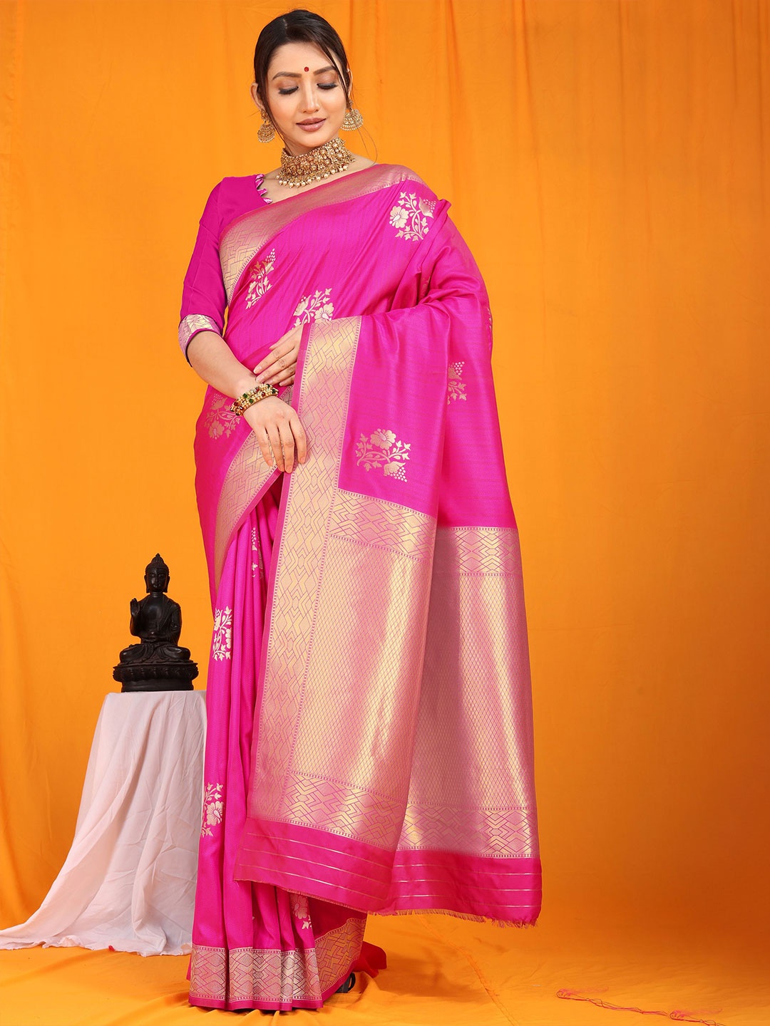 

amirat Woven Design Zari Pure Silk Banarasi Saree, Pink