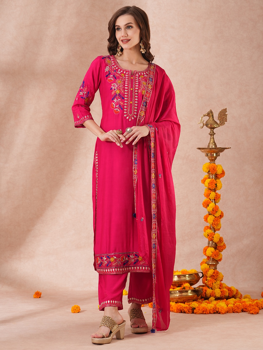 

FASHOR Women Floral Embroidered Regular Kurta with Palazzos & With Dupatta, Pink