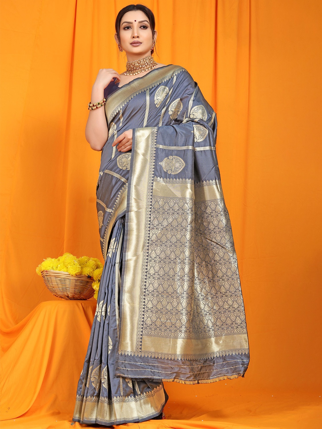 

amirat Woven Design Zari Pure Silk Banarasi Saree, Grey