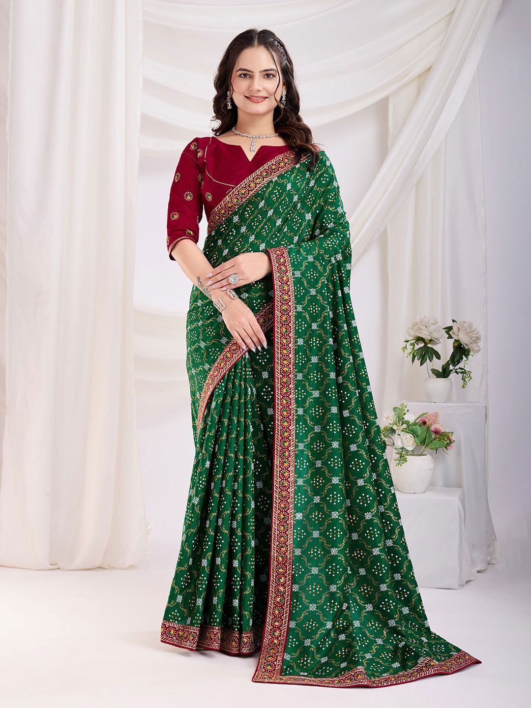 

VenderVilla Ethnic Motifs Embroidered Silk Blend Saree, Green