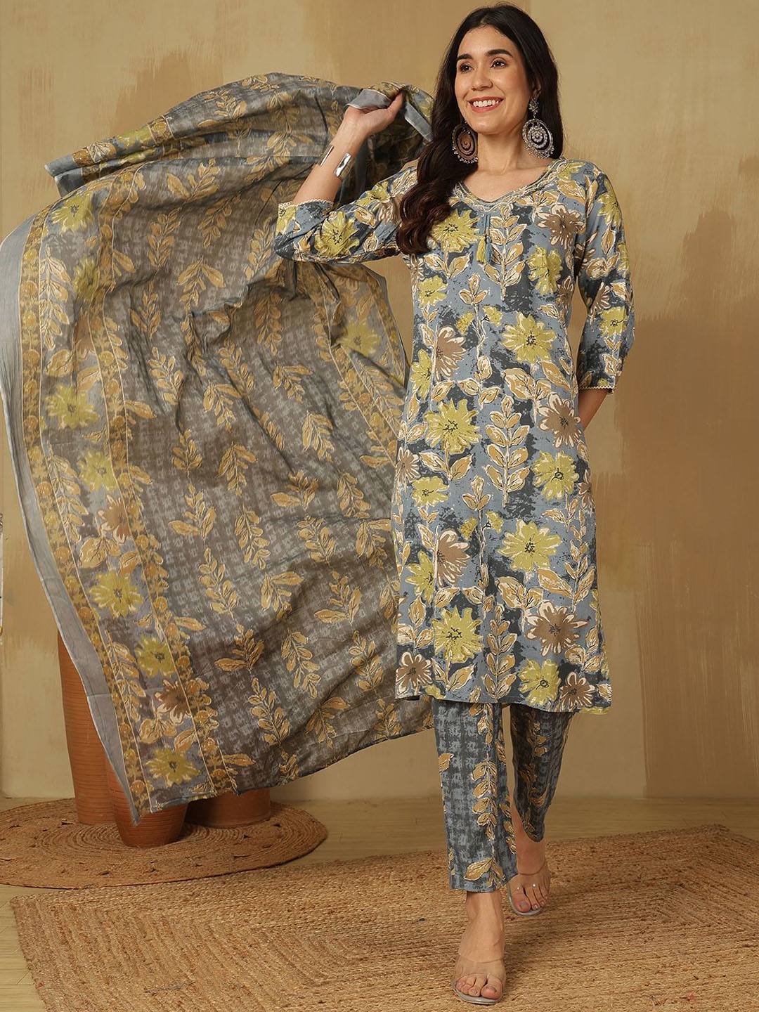 

Sangria Printed Embroidered Kurta With Trouser & Dupatta, Blue