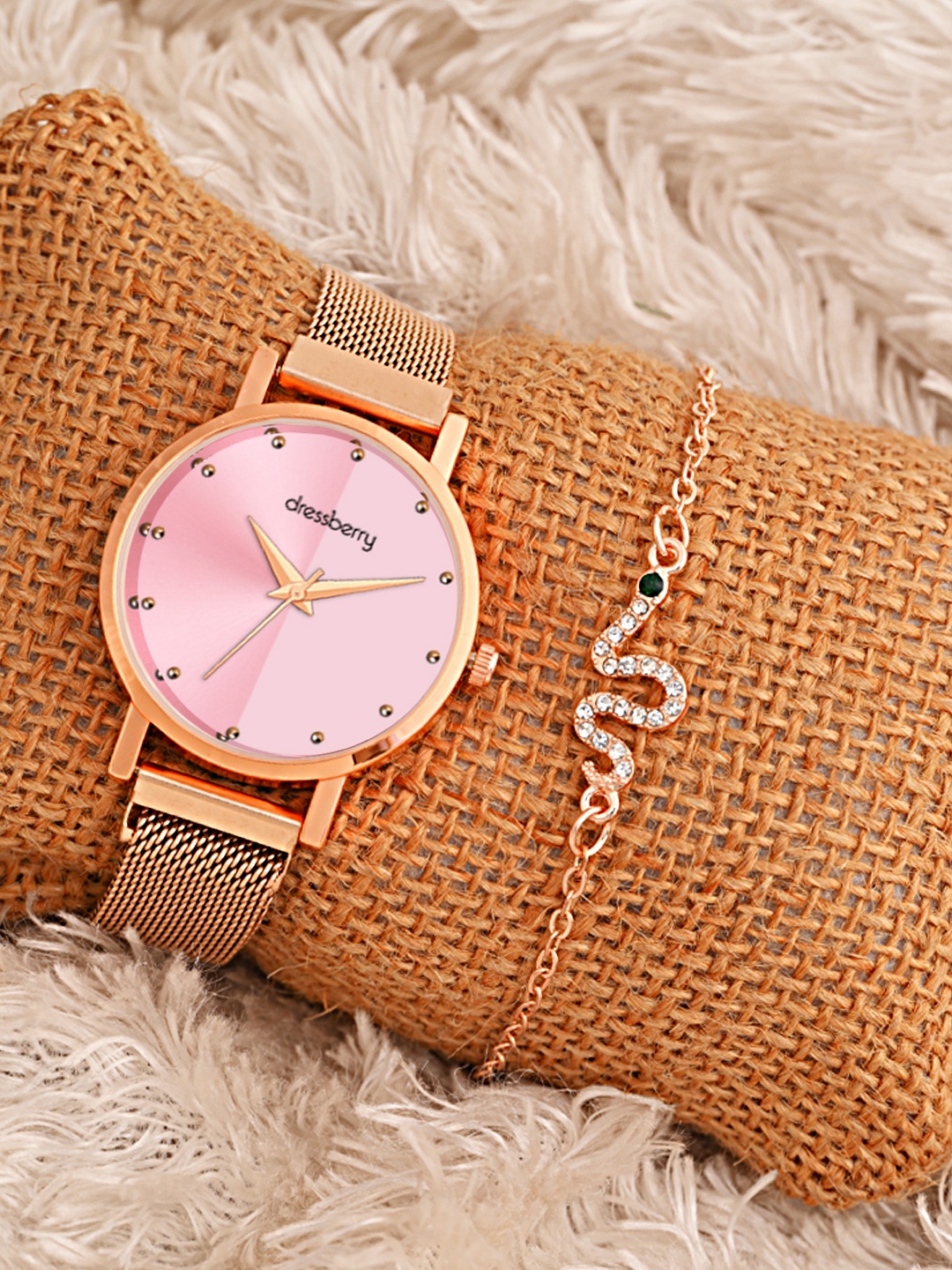

DressBerry Women DBWJ25 Watch & Bracelet Gift Set, Rose gold