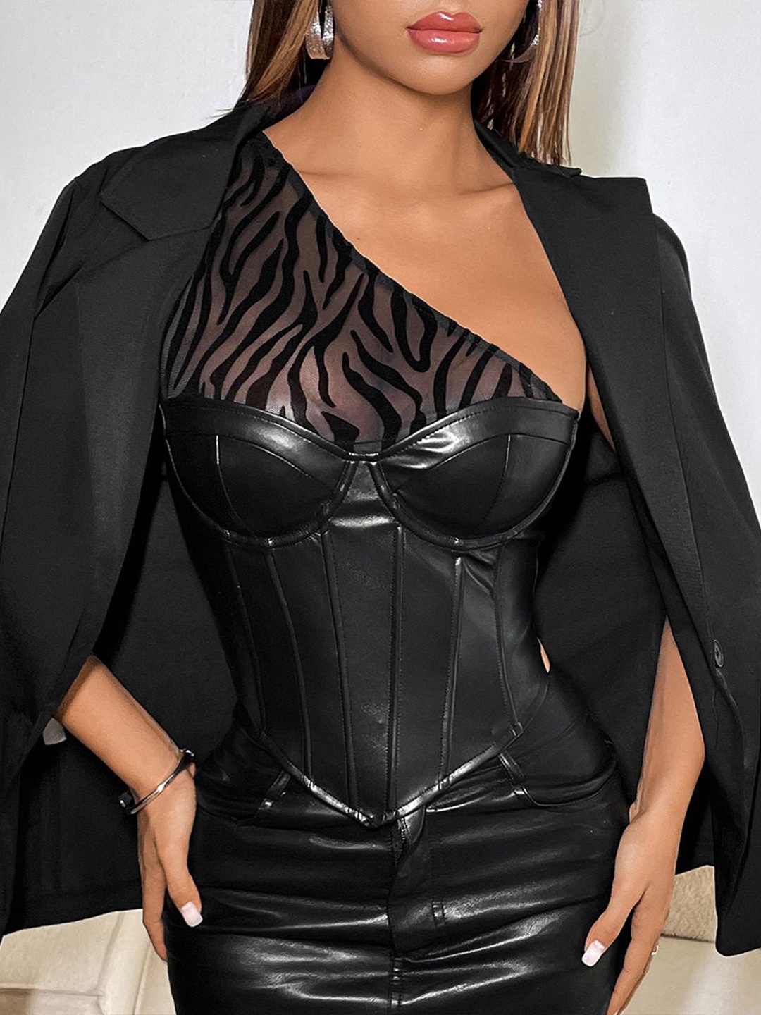 

StyleCast x Revolte One Shoulder Fitted Crop Top, Black