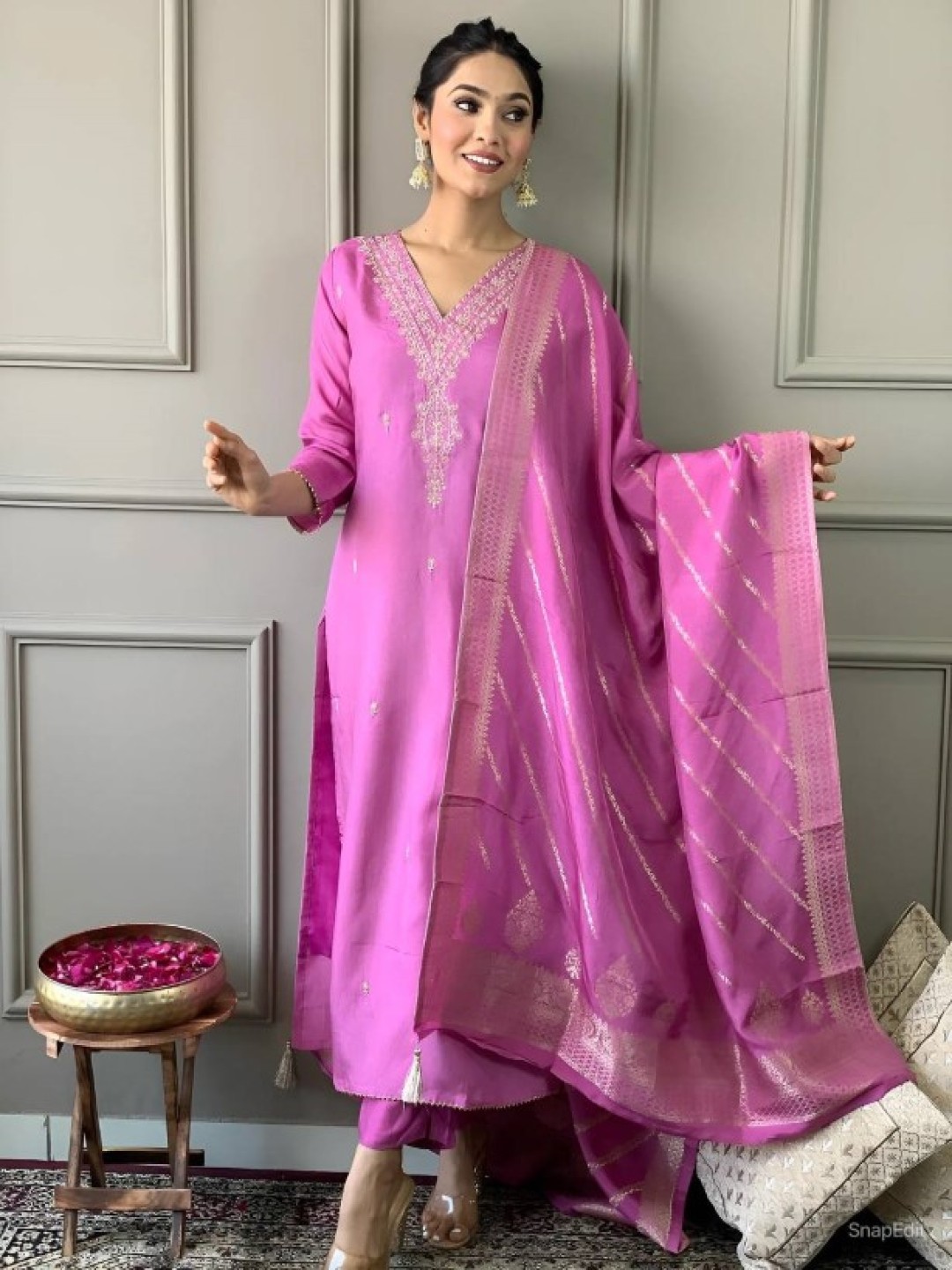 

Moda Rapido Women Ethnic Motifs Embroidered Regular Thread Work Chanderi Silk Kurta with Trousers & With, Pink