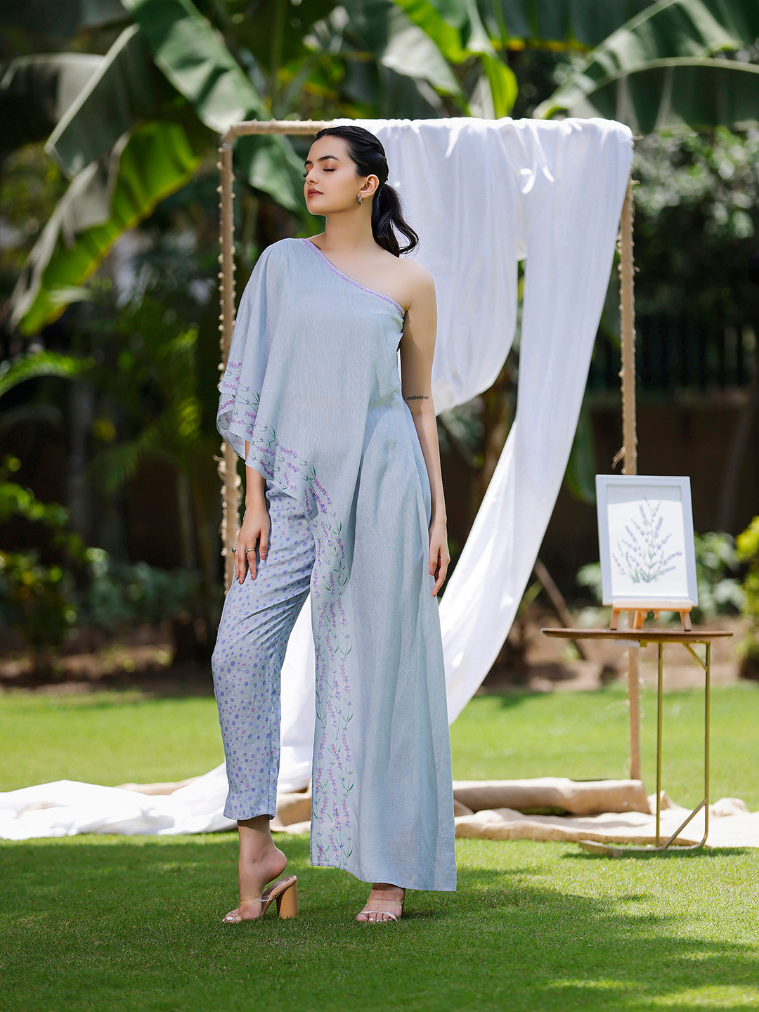 

SUKRUTI DESIGN Floral Printed One Shoulder Neck Pure Silk Tunic With Trousers, Blue