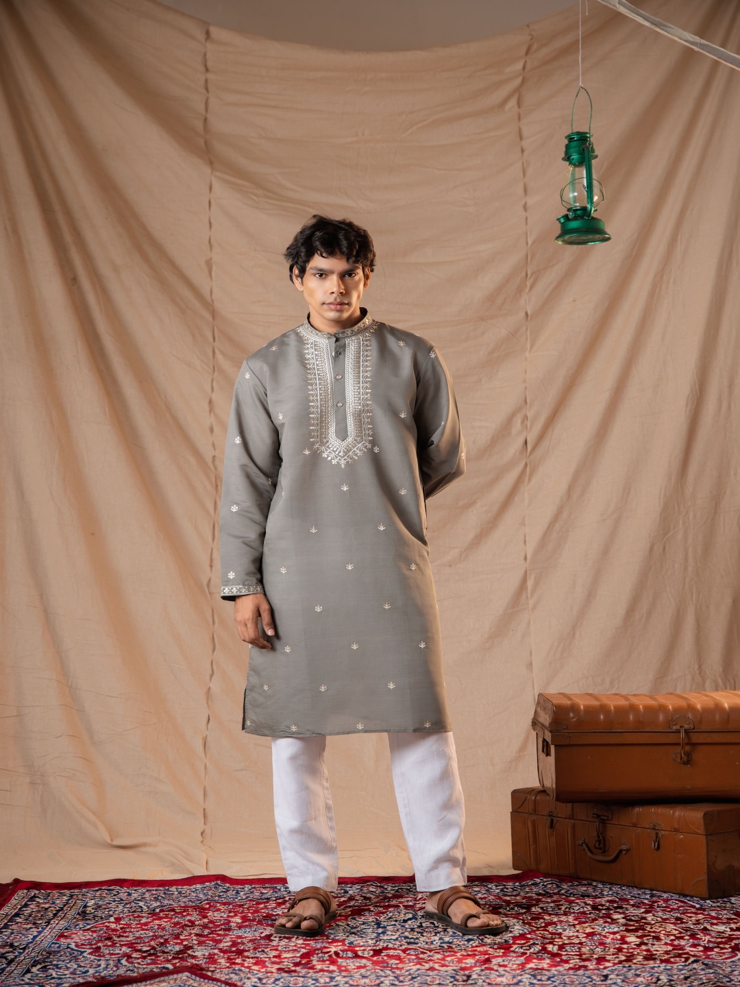 

5 Stitch Men Ethnic Motifs Regular Sequinned Kurta with Pyjamas, Grey