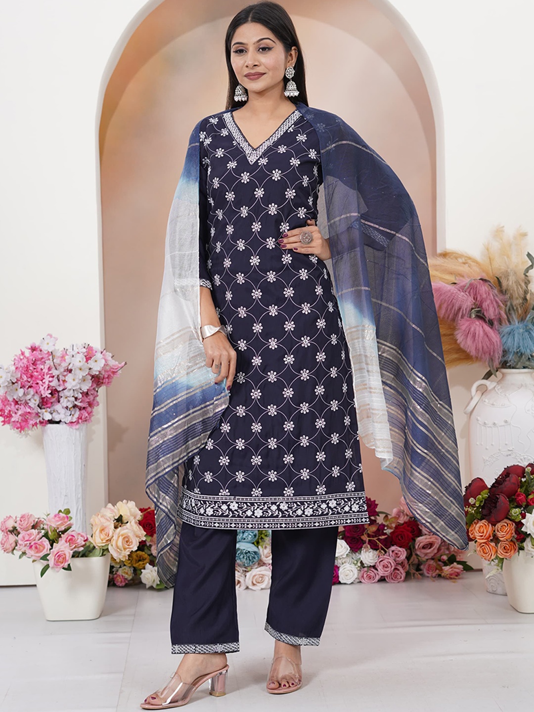 

Maheesha Women Ethnic Motifs Embroidered Regular Thread Work Kurta with Trousers & With Dupatta, Navy blue