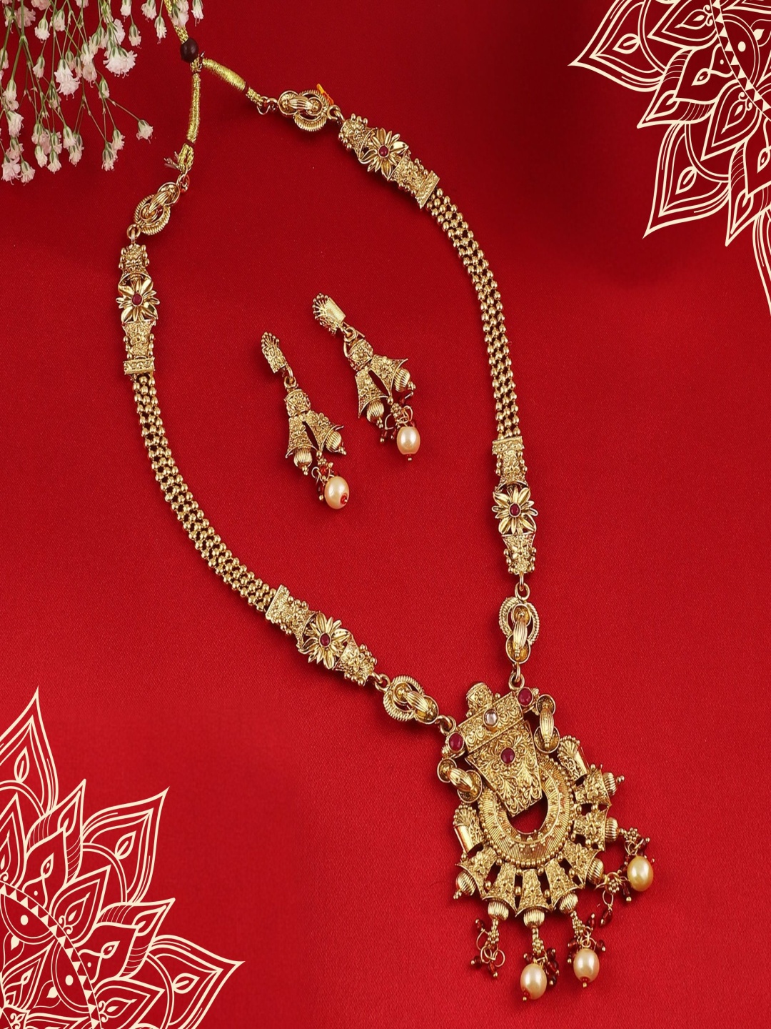 

ORANGENYSHA Gold Plated Kundan Stone Studded & Beaded Jewellery Set