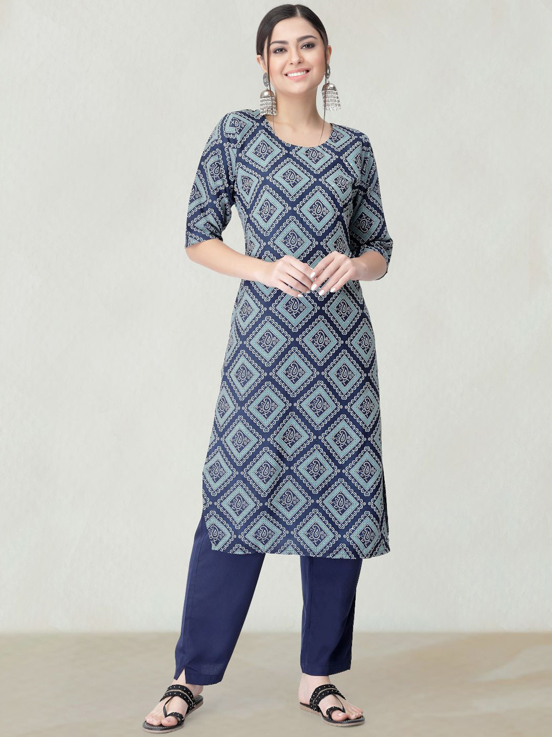 

Moda Rapido Geometric Printed Round Neck Straight Kurta, Blue