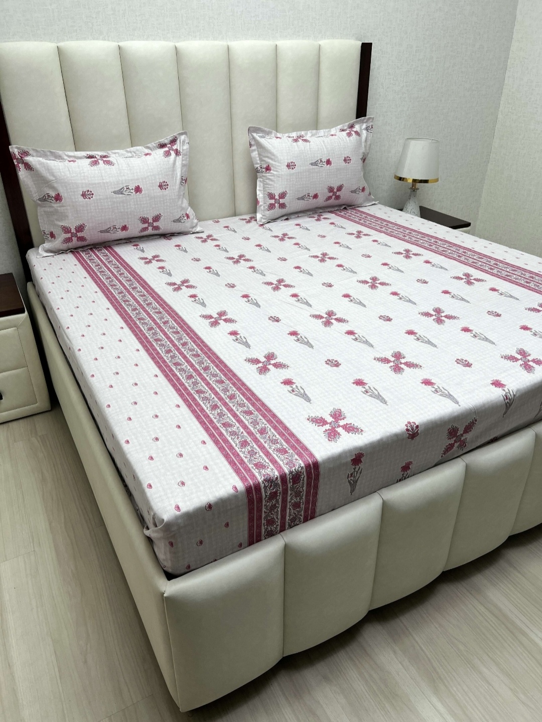 

Pure Decor Pink & White Ethnic Motifs 380TC Queen Bedsheet Set 2.28 m x 2.54 m