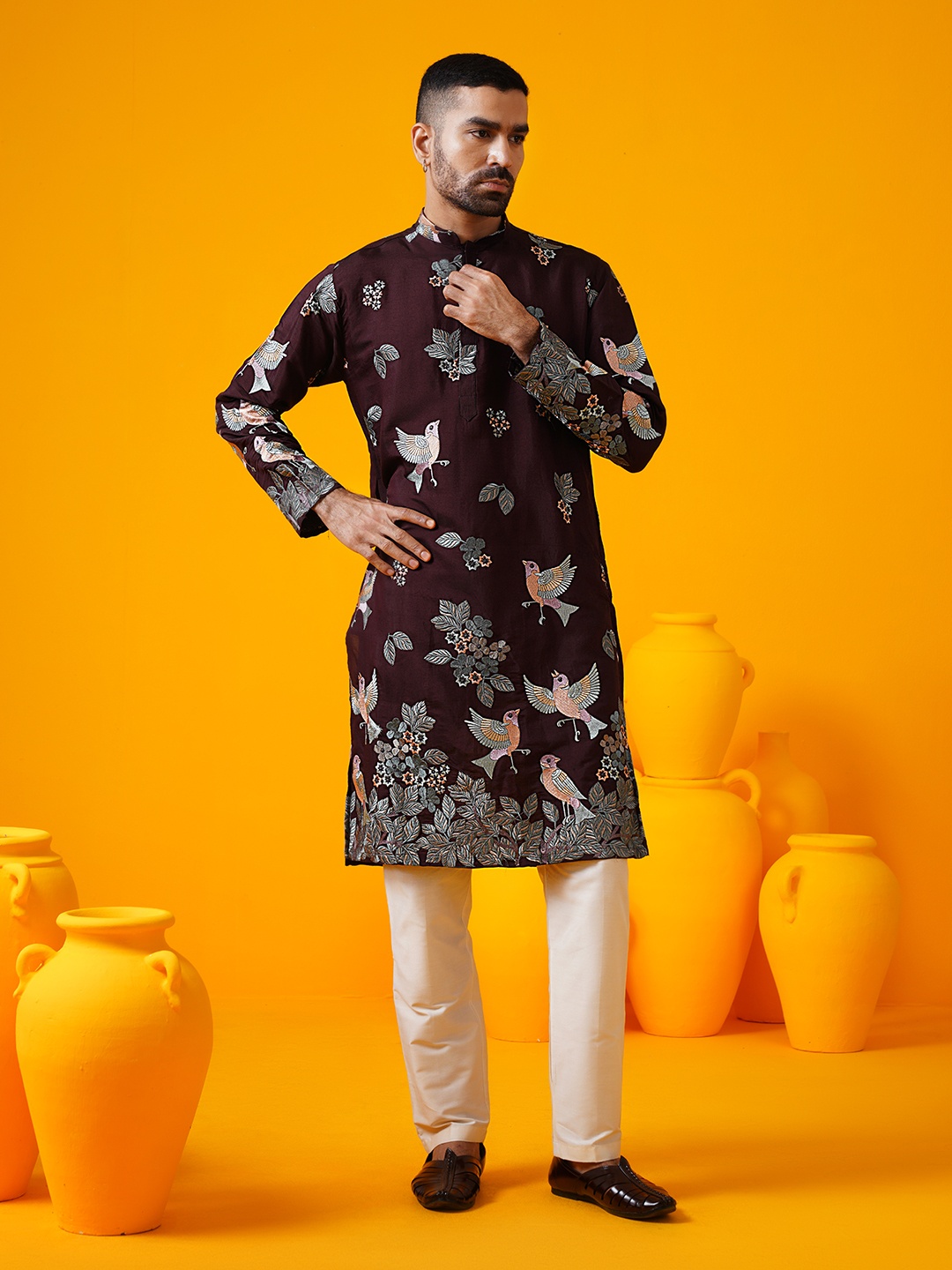 

SOJANYA LUXE Floral Embroidered Mandarin Collar Sequinned Straight Kurta With Trouser, Burgundy