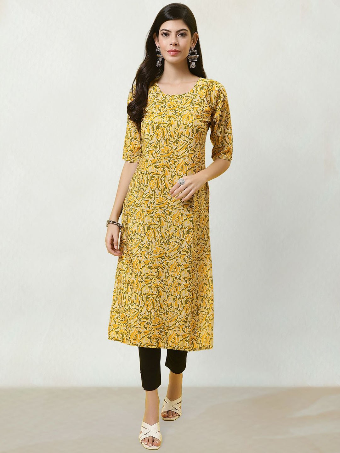 

Moda Rapido Abstract Printed Straight Kurta, Yellow