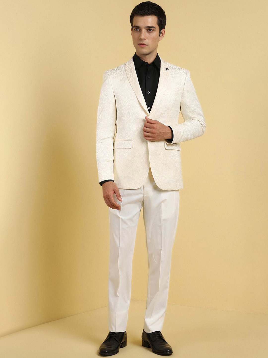 

Allen Solly Textured Slim Fit Single-Breasted Two Piece Party Suit, Cream