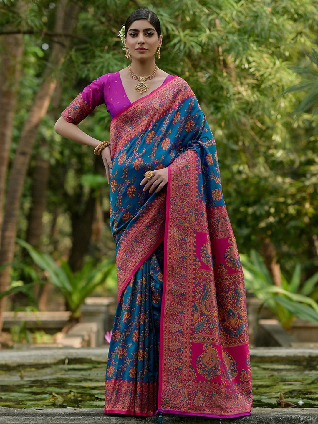 

VISHNU WEAVES Peacock Firozi Ethnic Motifs Woven Design Zari Pashmina Silk Sarees, Blue