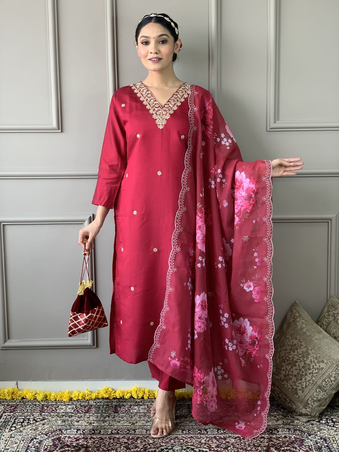 

Kurti Culture Women Floral Embroidered Regular Thread Work Kurta with Trousers & With Dupatta, Red