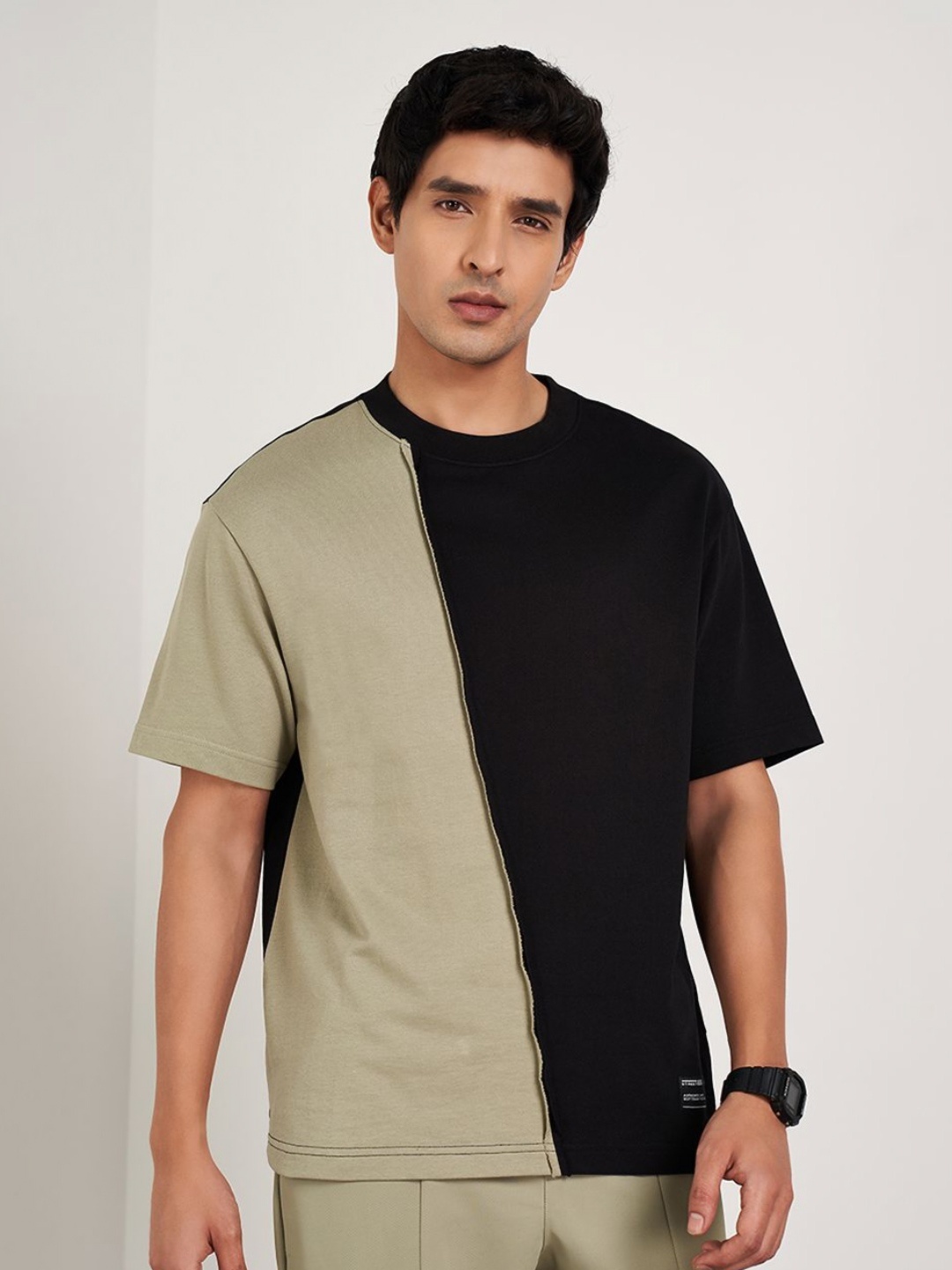 

Street 808 by Pantaloons Men Colourblocked Round Neck Cotton Relaxed Fit T-shirt, Black