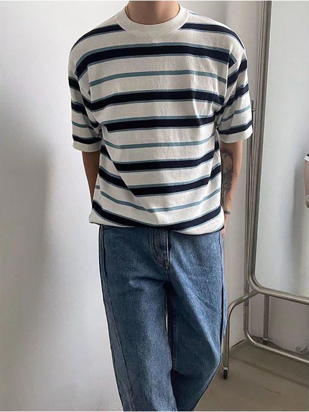 

StyleCast x Revolte Men Striped Raw Edge T-shirt, White