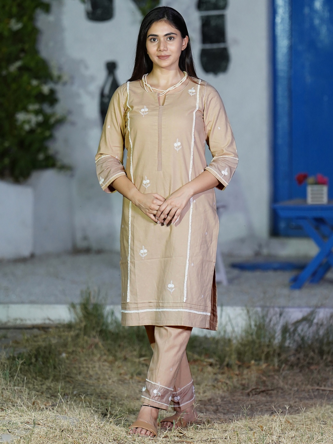 

zuri Women Embroidered Regular Pure Cotton Kurta with Trousers, Beige