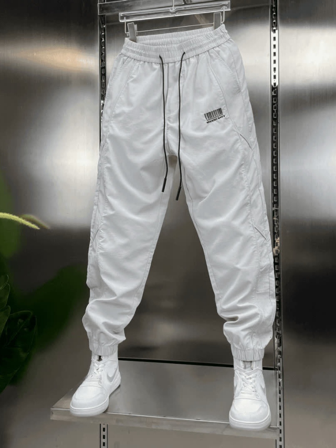 

HERE&NOW Men Cotton Mid Rise Joggers, White