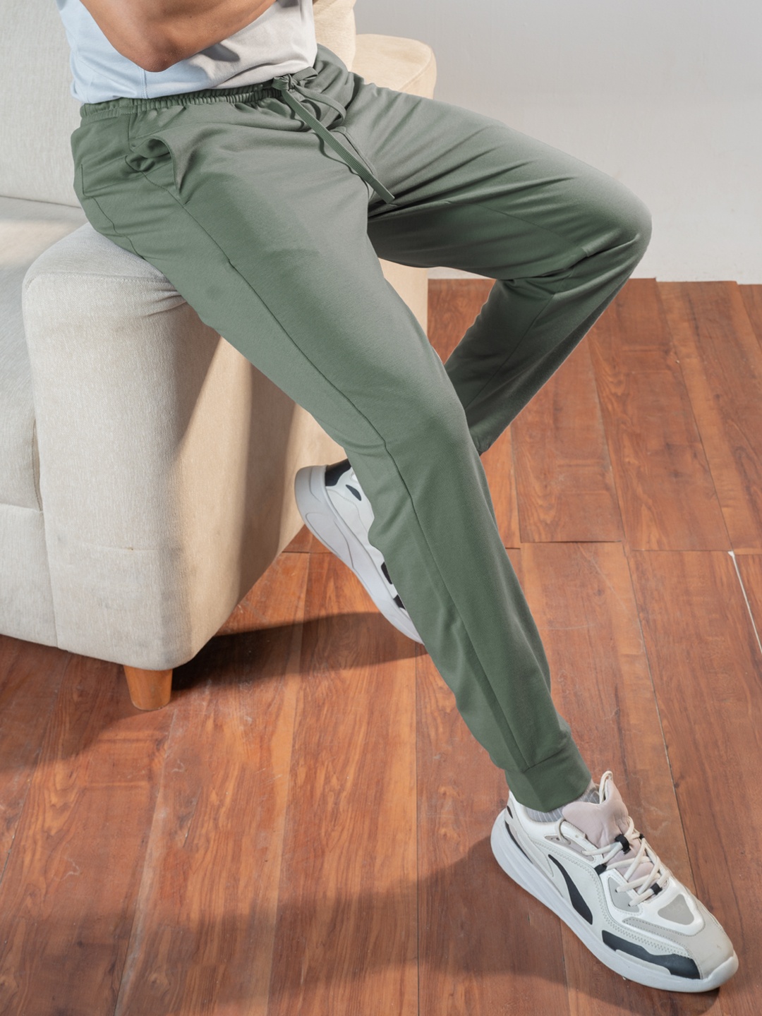 

DaMENSCH Men Lounge Joggers, Green