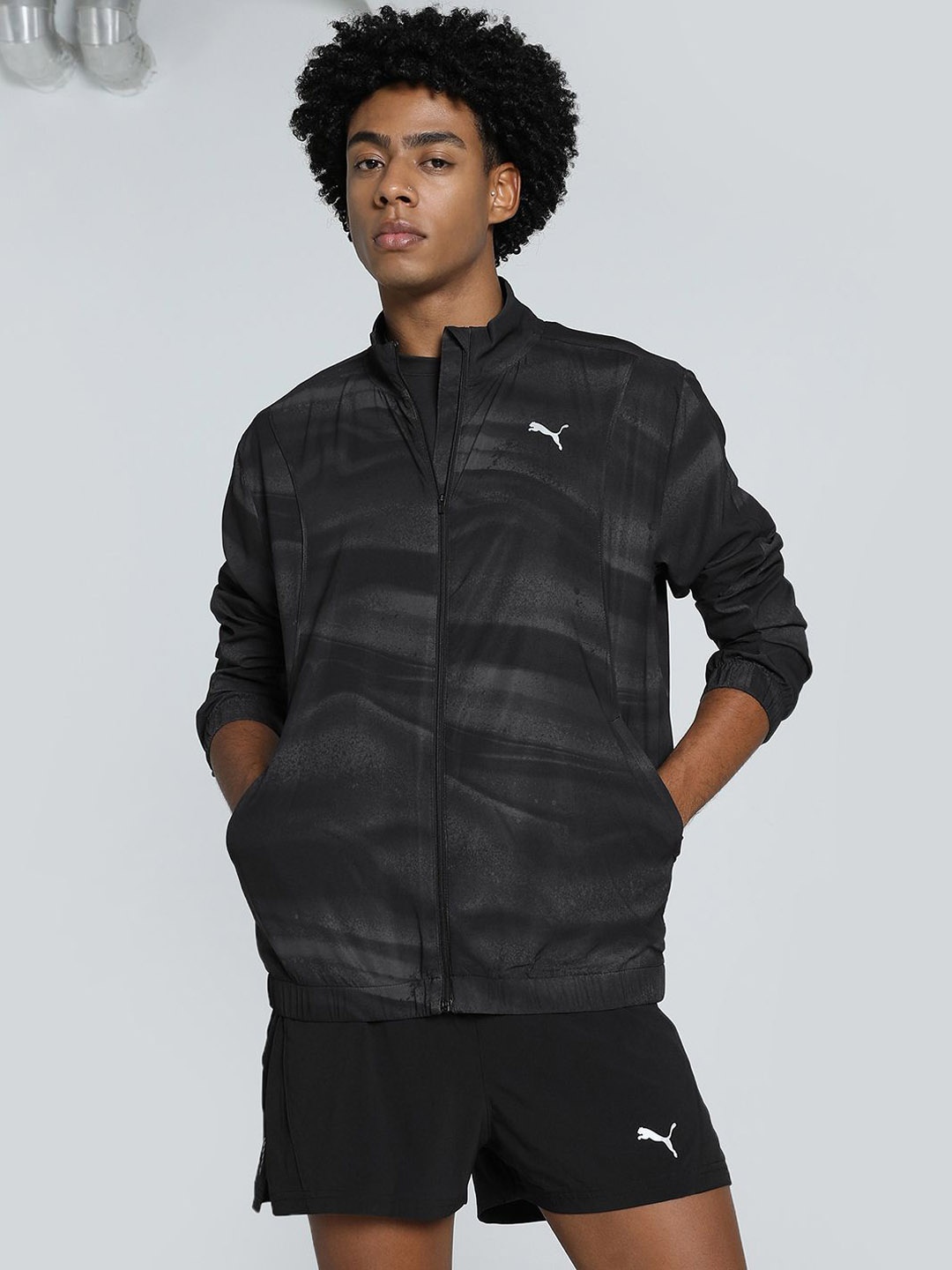 

Puma Men RUN VELOCITY Graphic Printed Running Jacket, Black