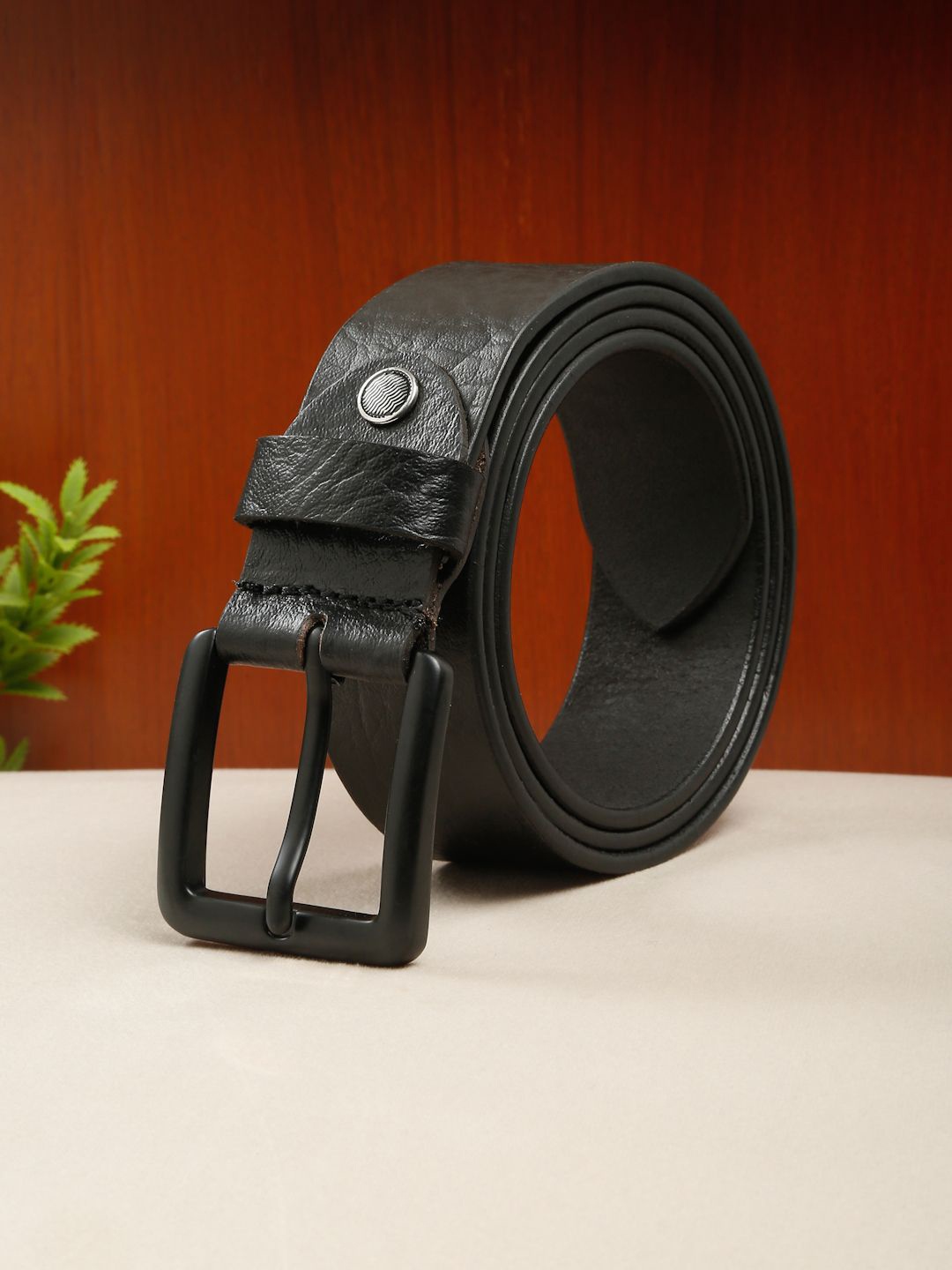 

Teakwood Leathers Men Textured Leather Belt, Black