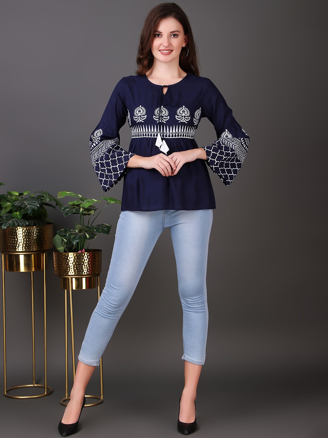 

NeeraFashion Print Tie-Up Neck Bell Sleeve Empire Top, Blue