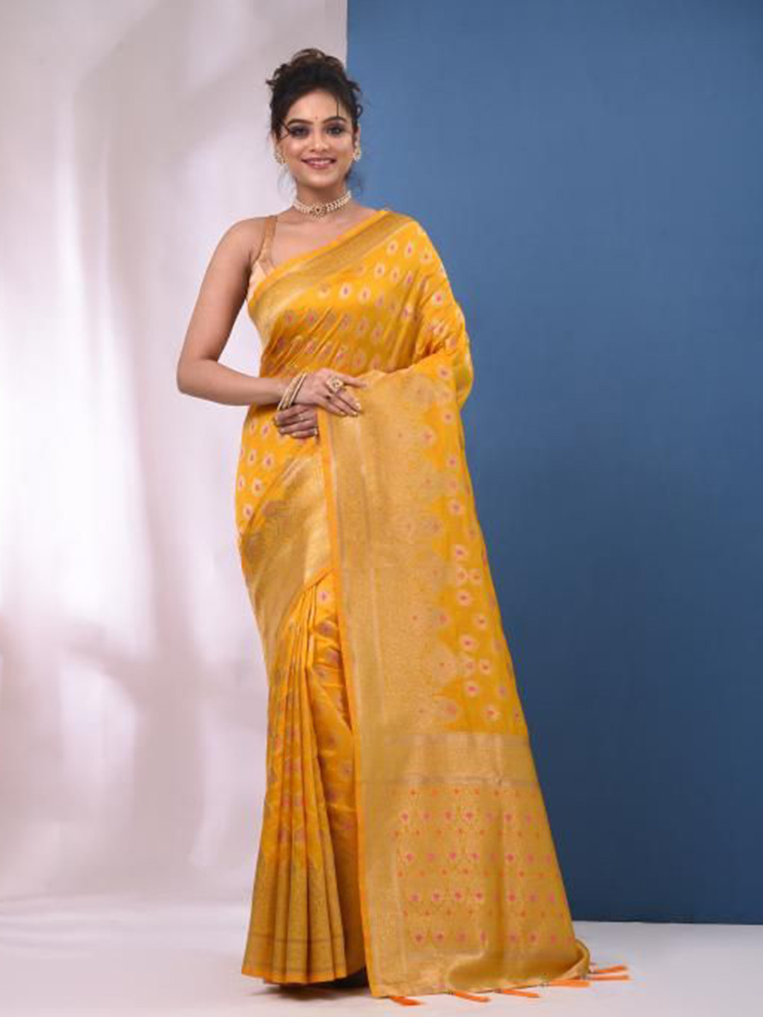 

VIBHAVARI Ethnic Motifs Zari Silk Blend Saree, Yellow