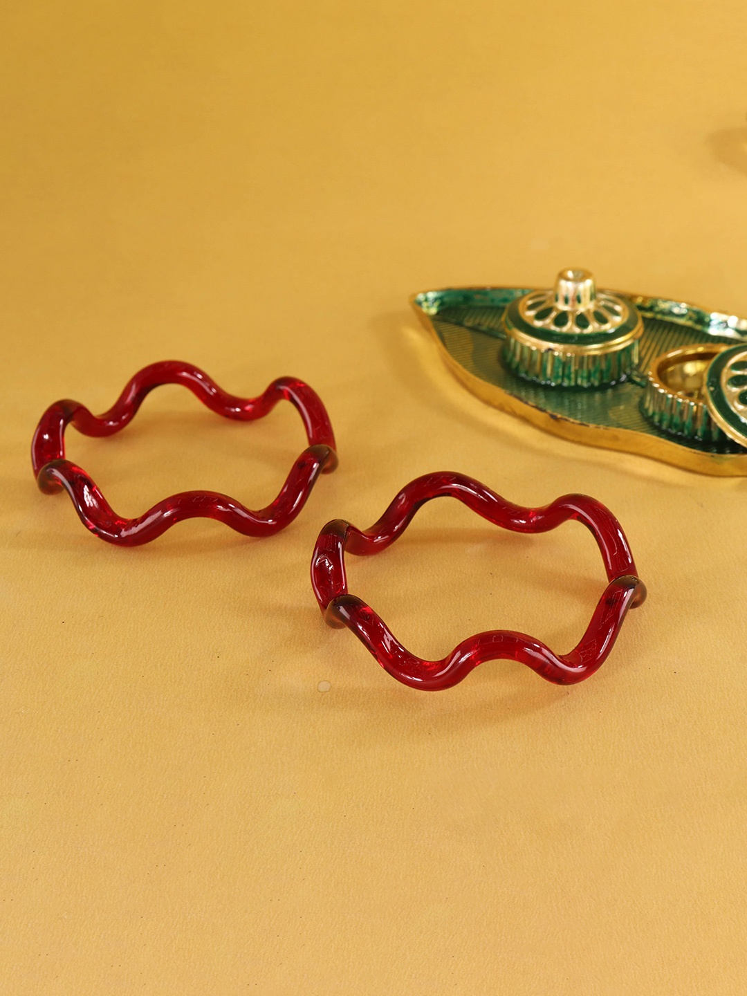 

ZULKA Set of 2 Zig Zag Crystal Glass Bangles, Red