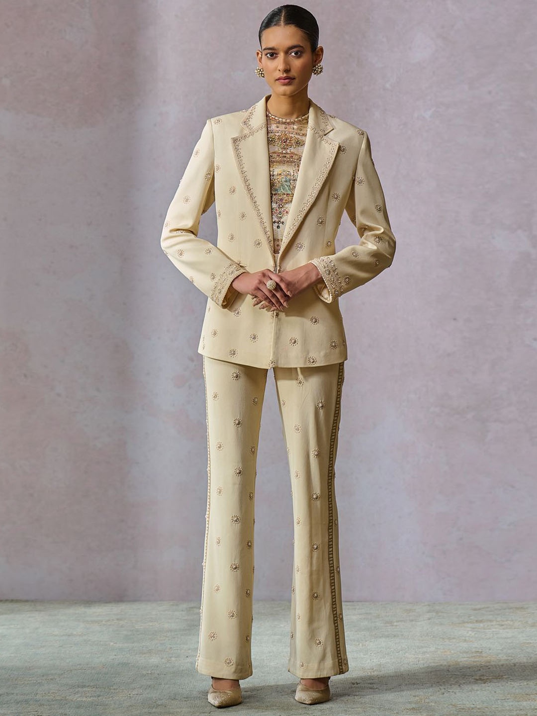

Tarun Tahiliani Women Viscose Rayon Longline Tailored Jacket, Beige