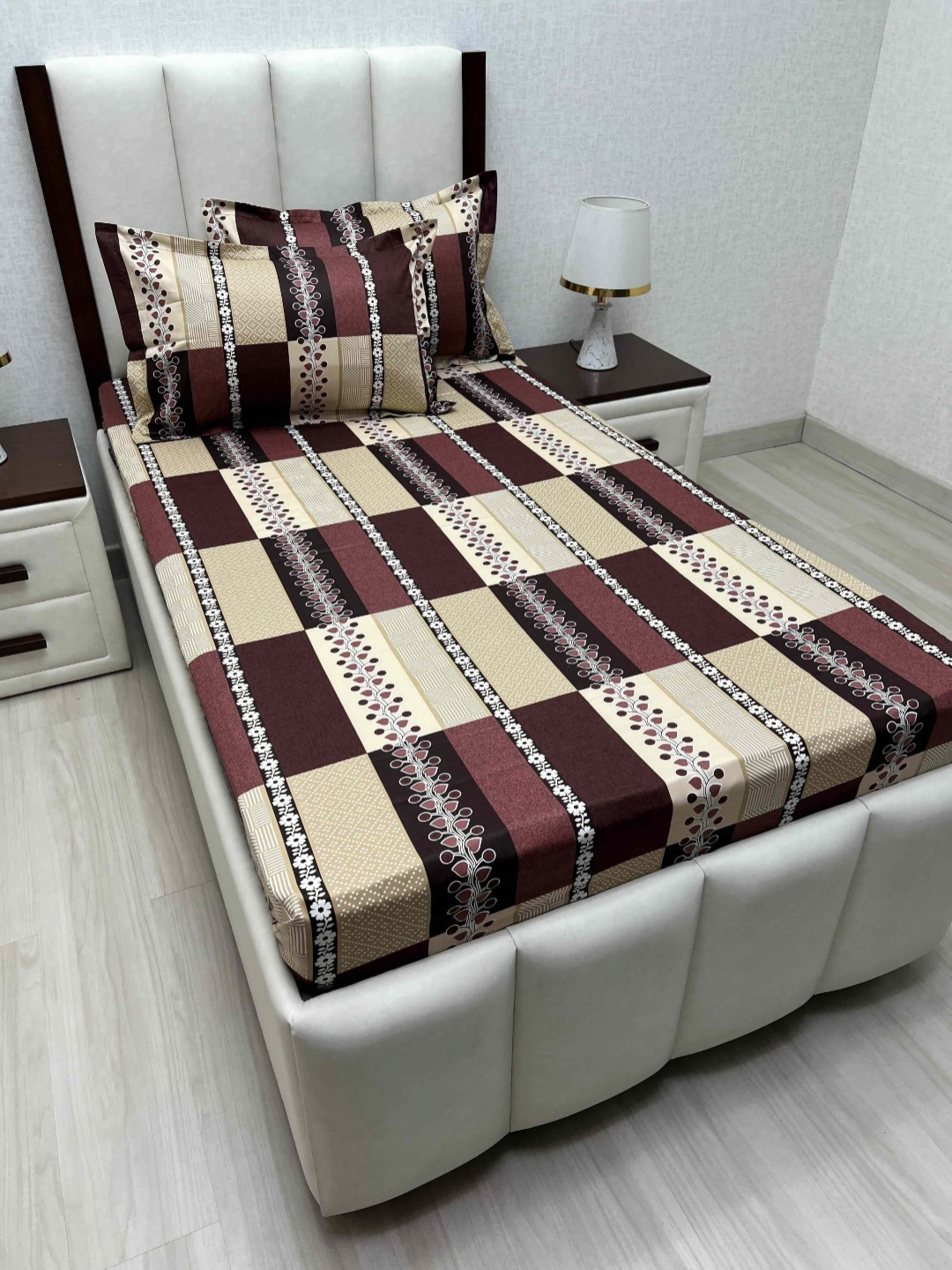 

Pure Decor Brown Floral Printed Pure Cotton 220 TC Single Bedsheet Set-1.73 m x 2.36 m