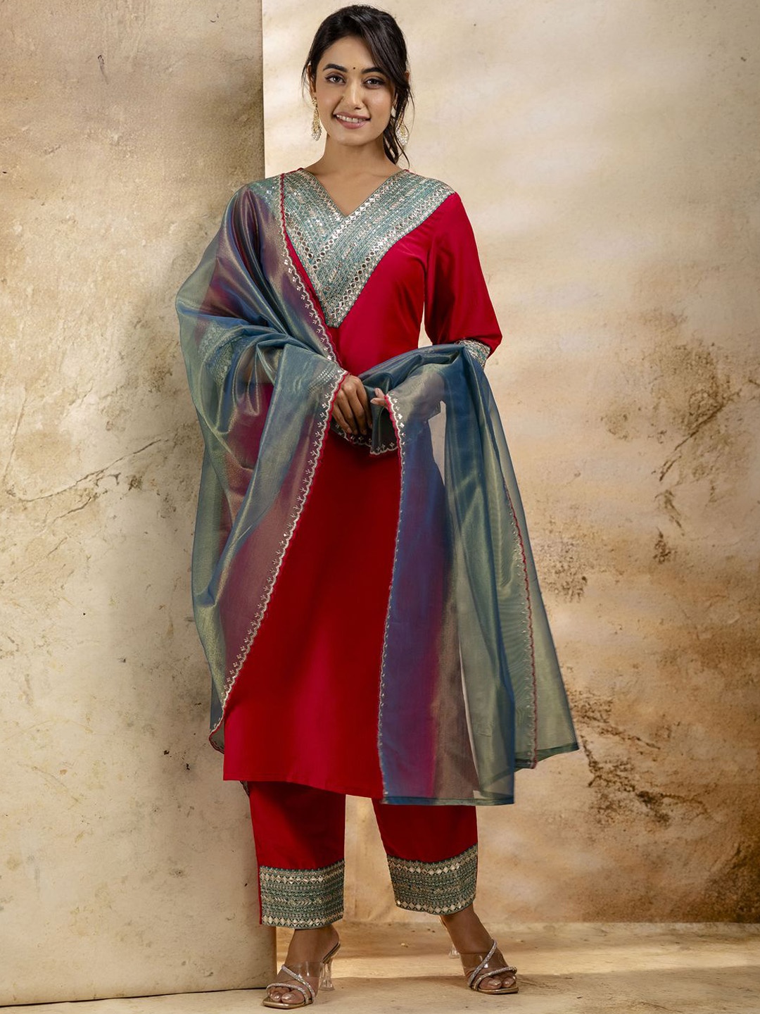 

VredeVogel Ethnic Motifs Embroidered V-Neck Straight Kurta With Trousers And Dupatta, Red