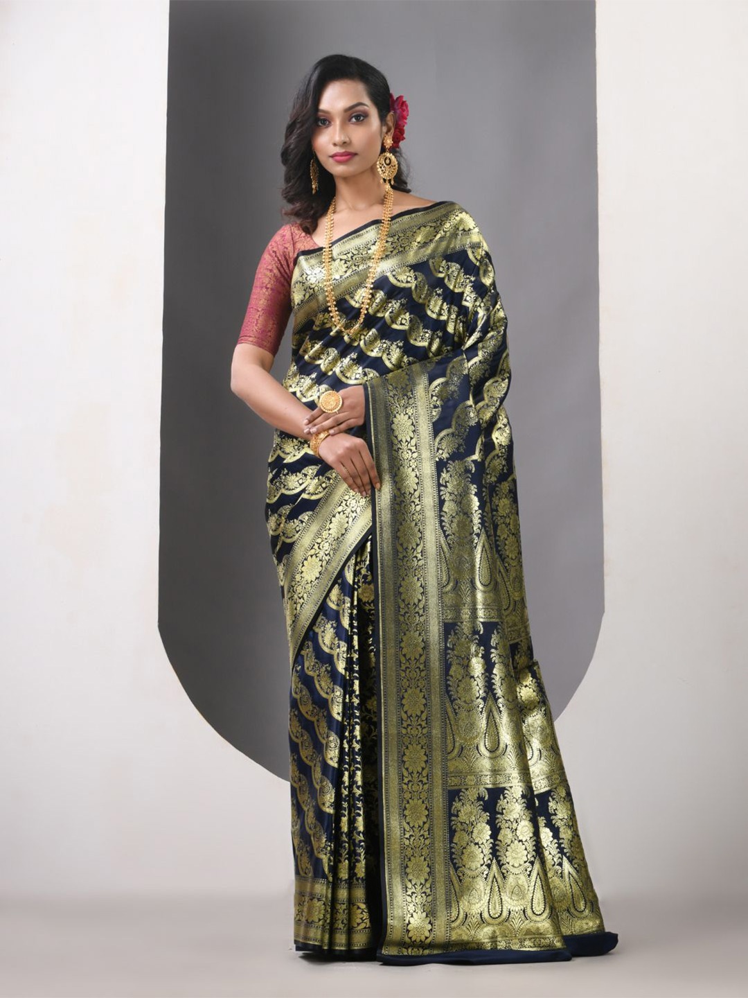 

Charukriti Woven Design Zari Pure Silk Banarasi Saree, Navy blue